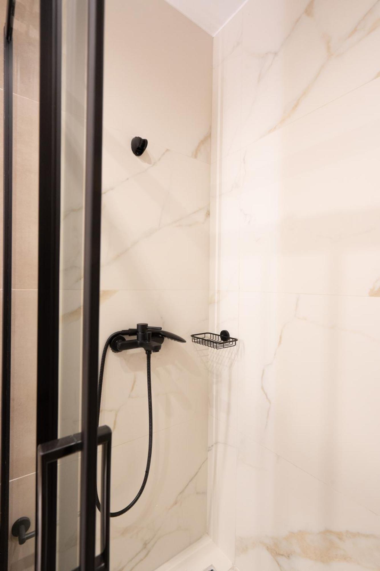 פיראוס Luxury 4 Bedrooms Apartment Near Flisvos Marina מראה חיצוני תמונה