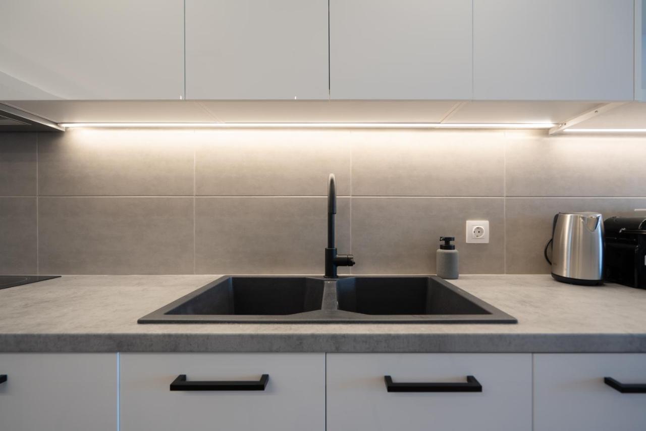 פיראוס Luxury 4 Bedrooms Apartment Near Flisvos Marina מראה חיצוני תמונה