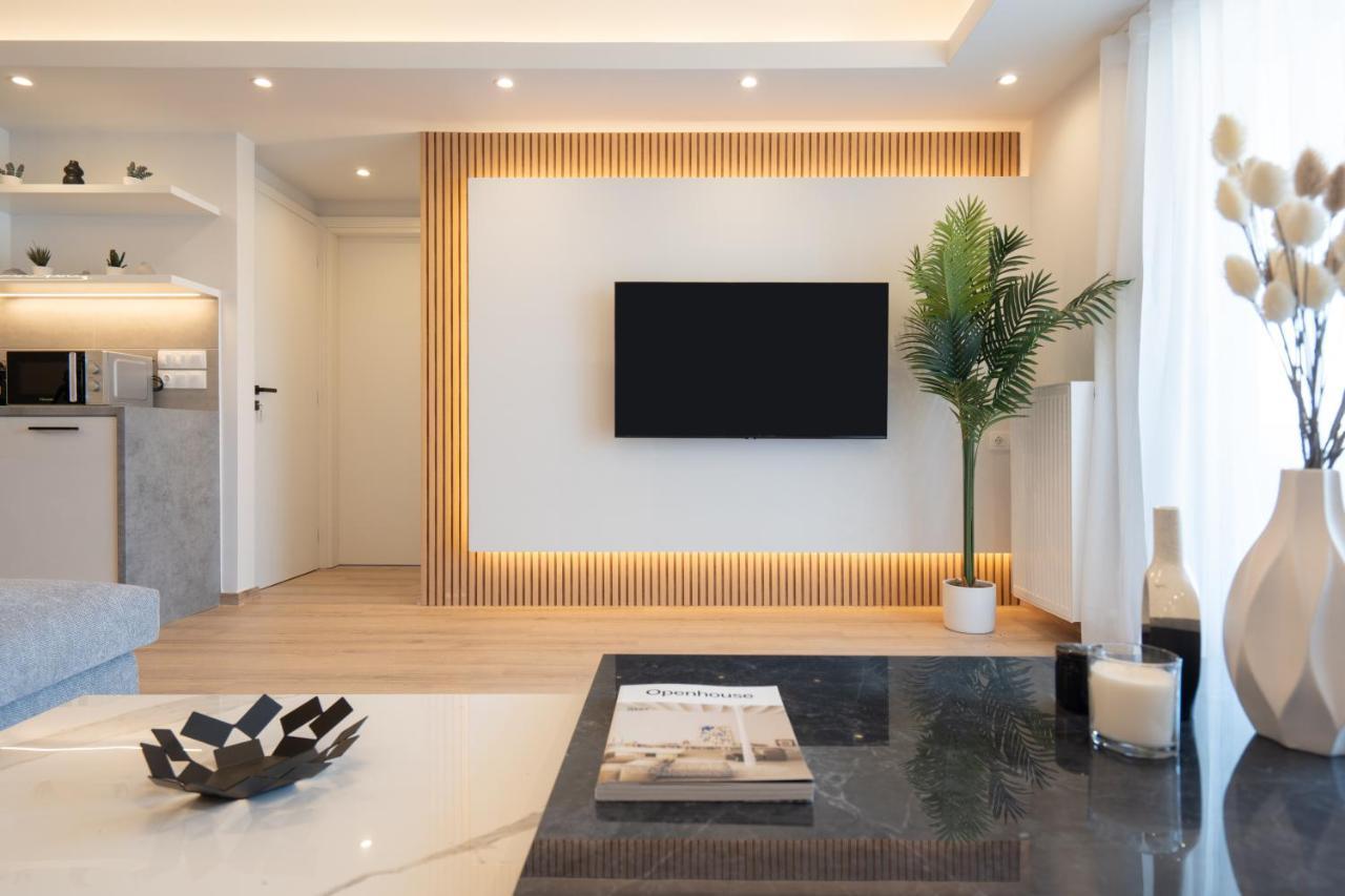 פיראוס Luxury 4 Bedrooms Apartment Near Flisvos Marina מראה חיצוני תמונה