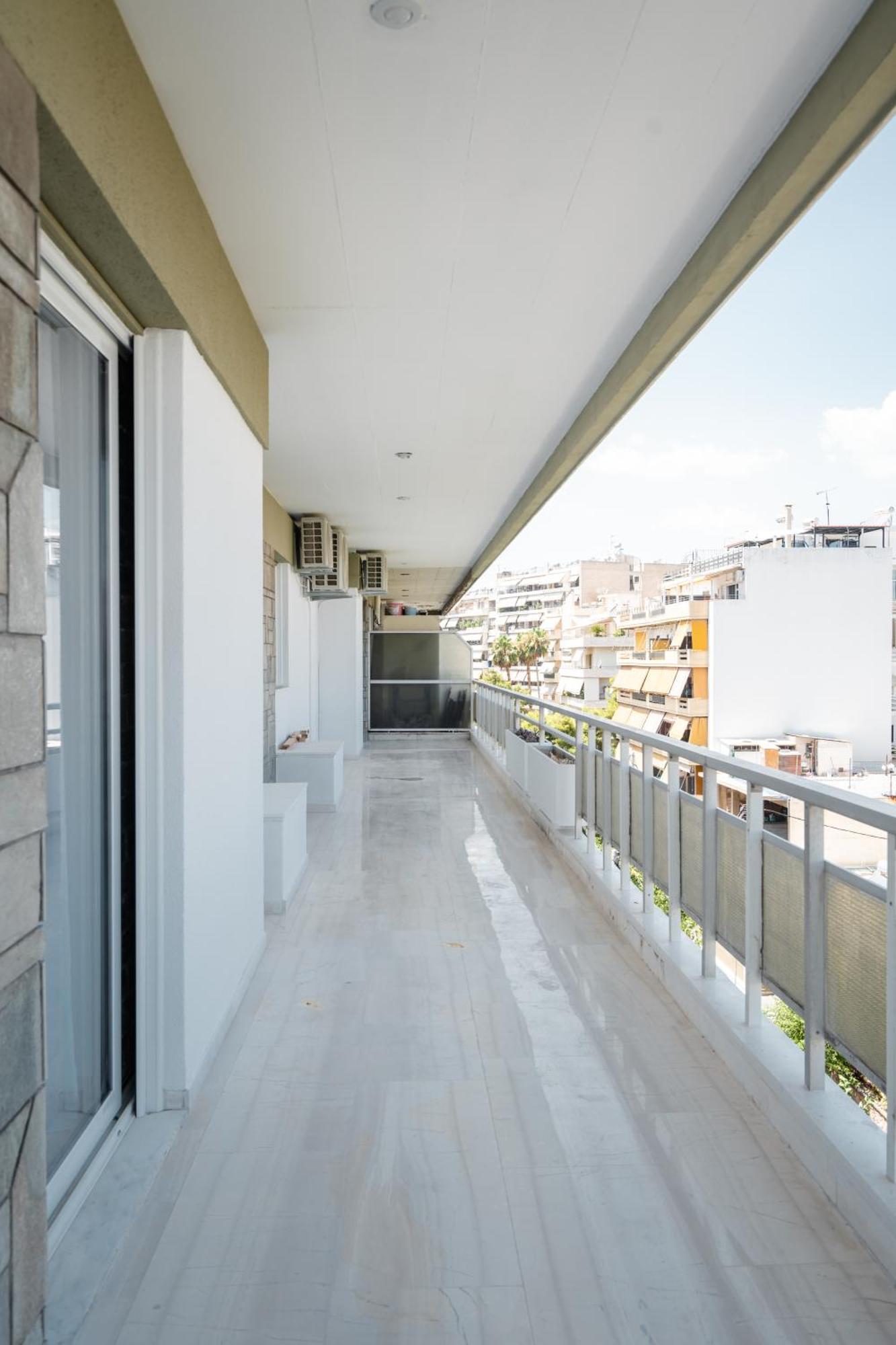 פיראוס Luxury 4 Bedrooms Apartment Near Flisvos Marina מראה חיצוני תמונה