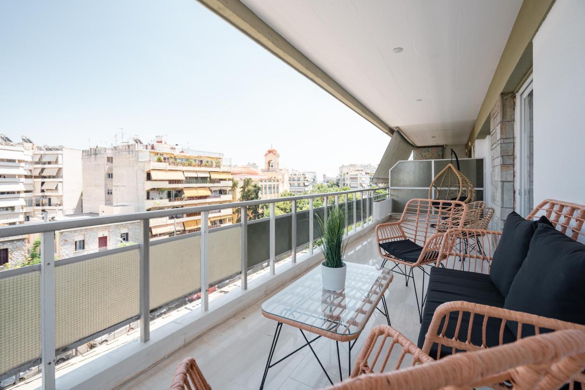 פיראוס Luxury 4 Bedrooms Apartment Near Flisvos Marina מראה חיצוני תמונה